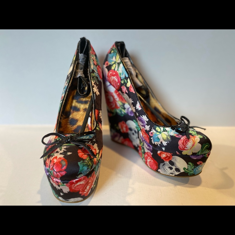 NWOT IRON FIST WEDGES (fits like a size 10)